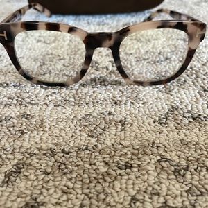 TOM FORD FT5542-B Women’s glasses